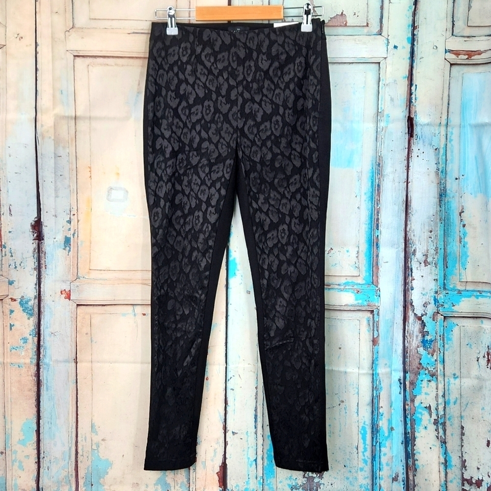 WHBM Comfort Stretch Leopard Skinny Pants Side‎ Zip High Rise Knit